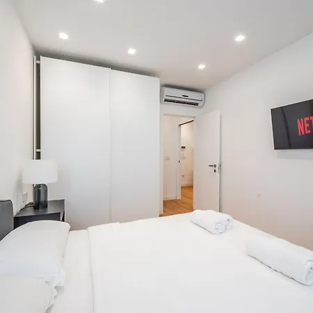 Duomo Area Luxury Design & Netflix Mood דירה מילאנו