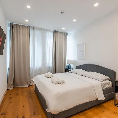 Duomo Area Luxury Design & Netflix Mood Apartman