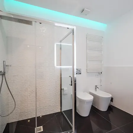 דירה Duomo Area Luxury Design & Netflix Mood מילאנו