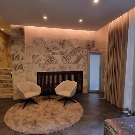 Duomo Area Luxury Design & Netflix Mood מילאנו